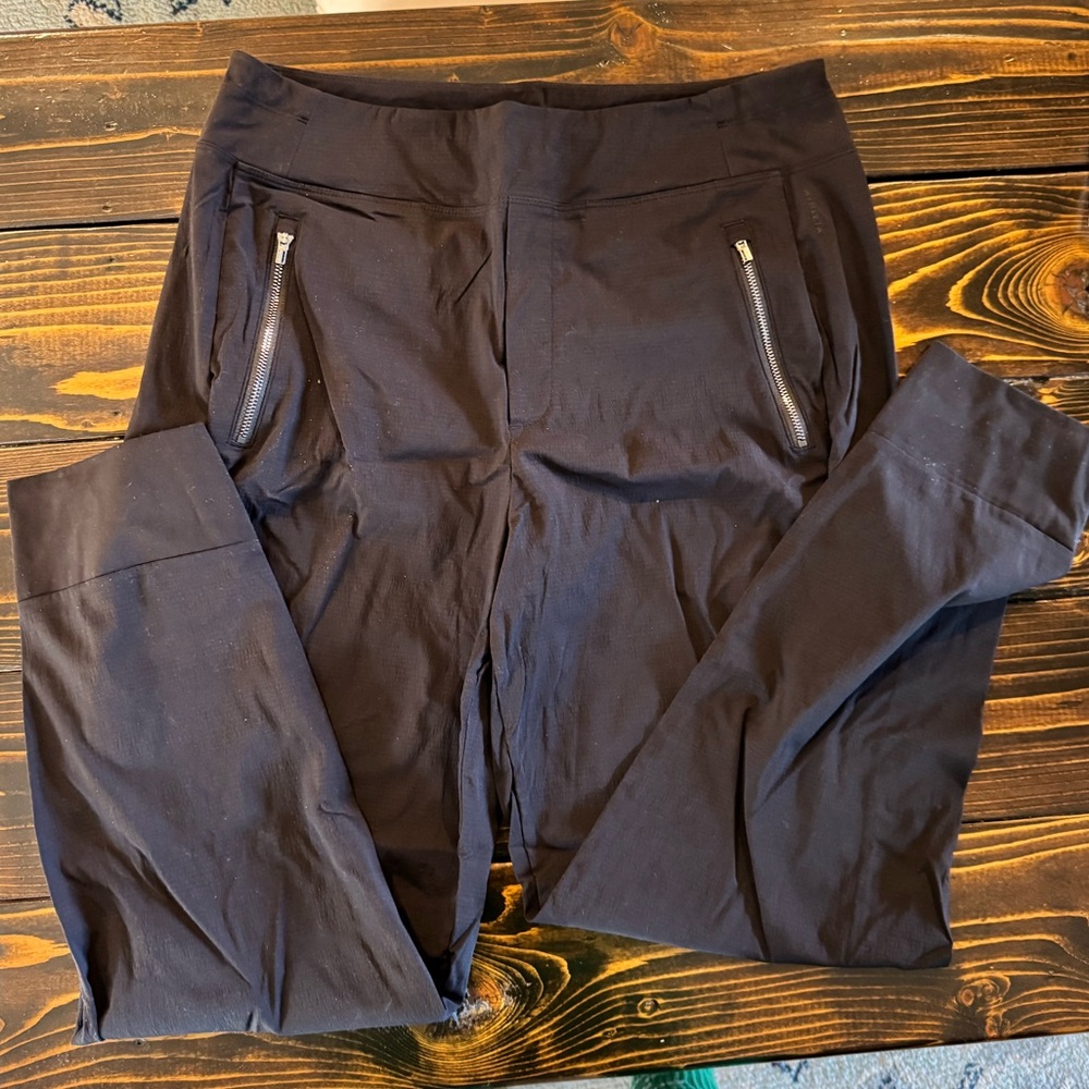 Athleta Women’s Black Jogger Pants